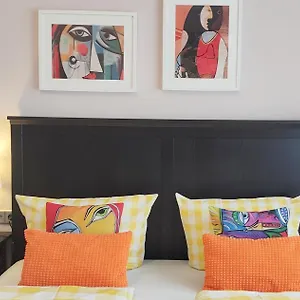 Reicher Apartment